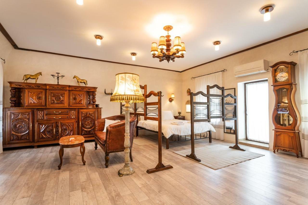 Historic Apartment In The Heart Of The City Veliko Tŭrnovo Exterior foto