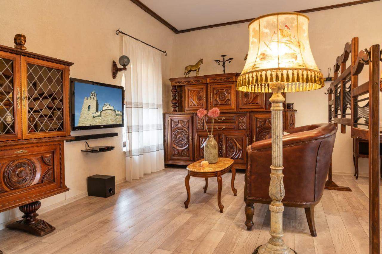 Historic Apartment In The Heart Of The City Veliko Tŭrnovo Exterior foto