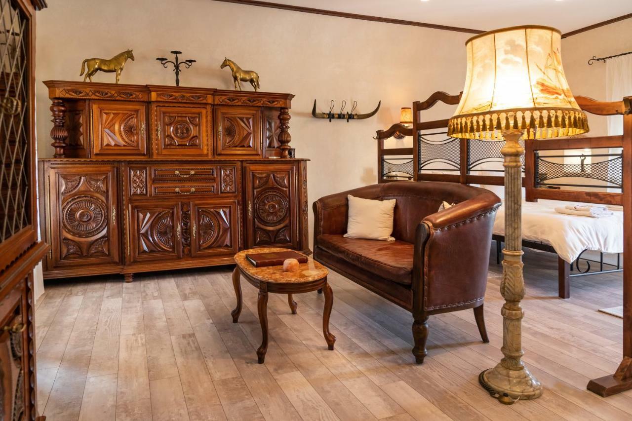 Historic Apartment In The Heart Of The City Veliko Tŭrnovo Exterior foto