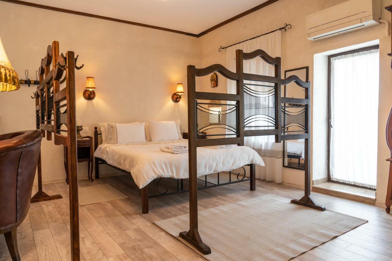 Historic Apartment In The Heart Of The City Veliko Tŭrnovo Exterior foto